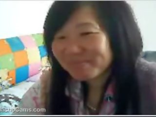 Full-blown chińskie kobieta przedstawia od piersi