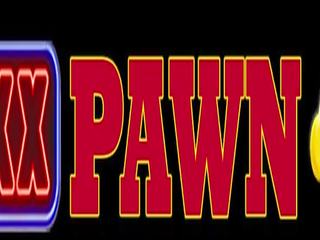 Xxx pawn - poca-hot-ass walks sa ko pawn tindahan trying upang sell a baril