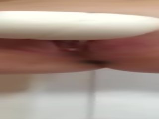 MILF Wife has Trouble Holding her Bladder when the Hitachi opens her Orgasm