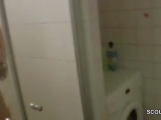 Nemecké milfka matka prichytené a súložiť v sprcha podľa cudzinec
