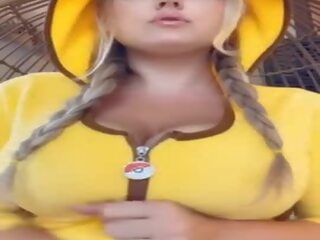 Cho con bú cô gái tóc vàng bím tóc bím tóc pikachu hút & spits sưa trên to ngực dội lên trên dương vật giả snapchat người lớn phim trình diễn