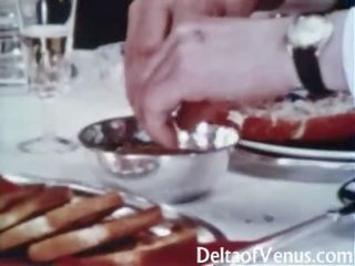 Annata sporco clip 1960s - pelosa full-blown bruna - tavolo per tre